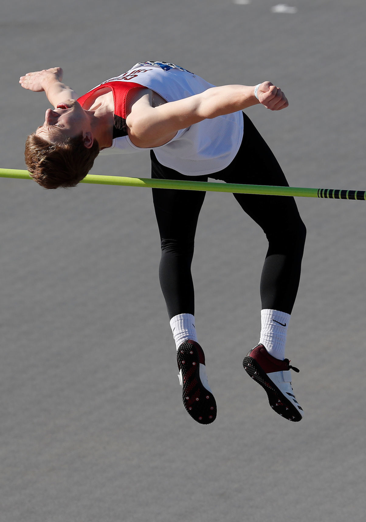 042518mp-DrakeRelays-boys-highjump-7